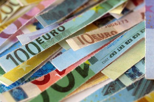 plithorismos euros